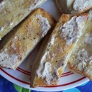 Peppery-Grilled-Garlic-Bread