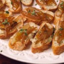 crostini with caramelized onion and gorgonzola