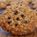 Lowfat Chocolate Chip Oatmeal Cookies