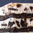 Cookies and Cream Cheesecake Bars