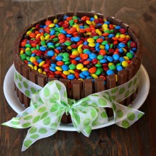 Kit Kat Cake 1