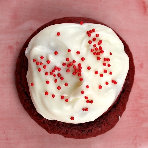 Red-Velvet-Cookies-6.jpg