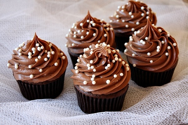 Here's the chocolate version of those cupcakes Chocolate Wedding Cupcakes