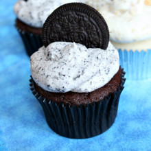 Cookies and Cream Frosting 1 square