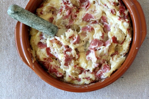Hot Reuben Dip Recipe from RecipeGirl.com #reuben #rueben #dip #appetizer #recipe #stpatricksday #cornedbeef Hot Reuben Dip