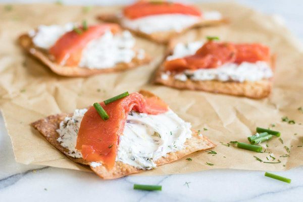 mini smoked salmon pizzas