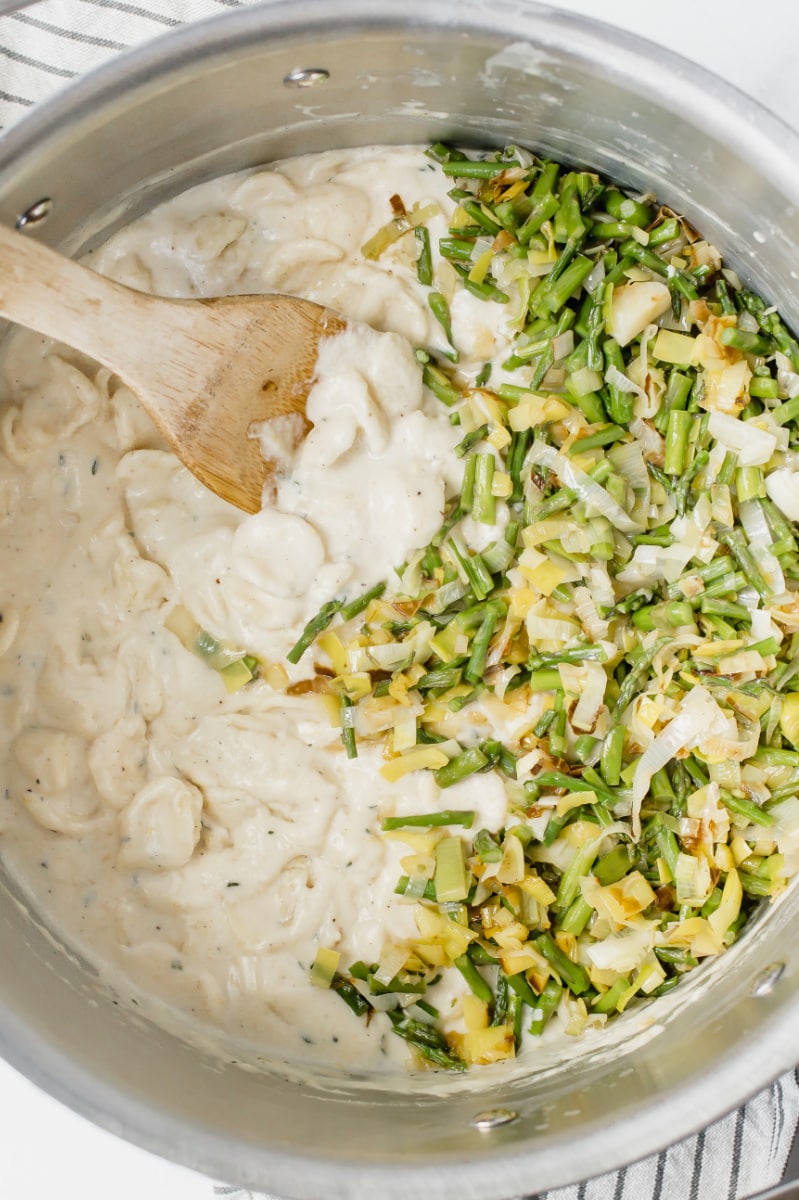 making macaroni and cheese in a pot