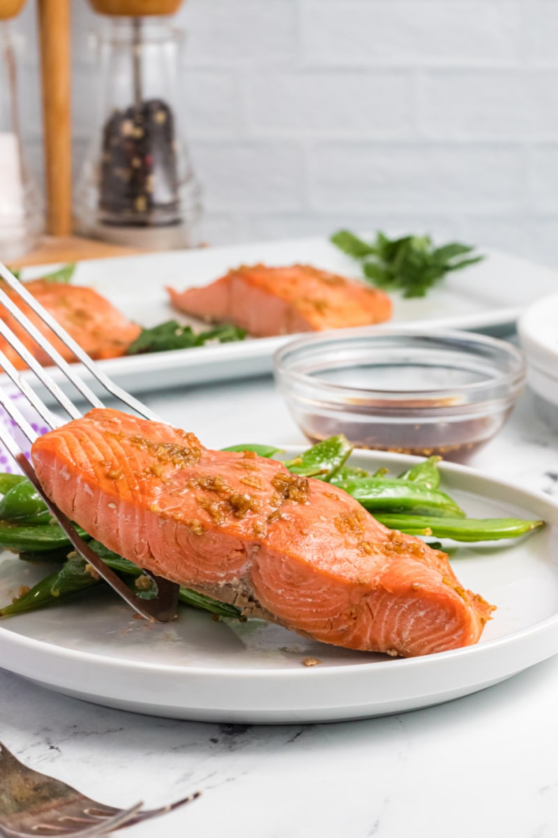 spatula lifting salmon fillet