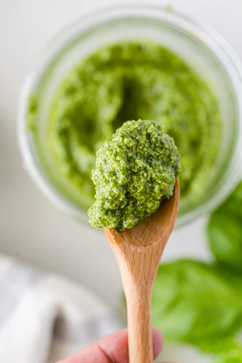 spoonful of classic pesto sauce recipe 