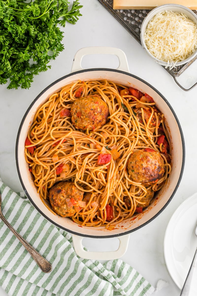 pot of spaghetti with sauce and meatballs