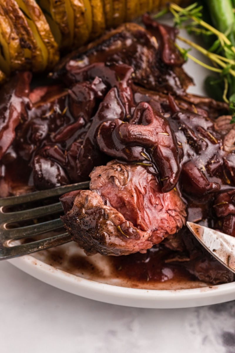 cut up filet mignon with mushroom sauce