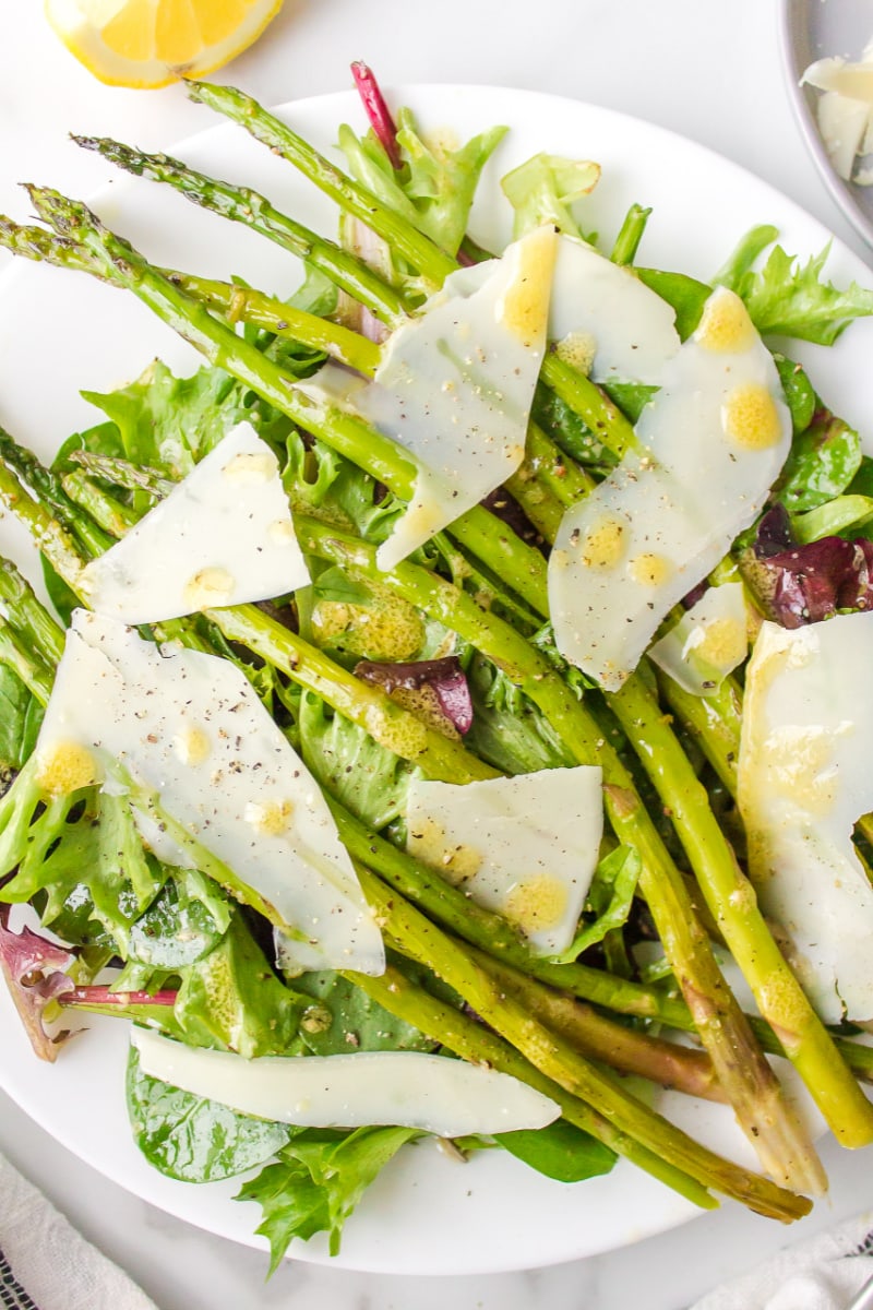 spring salad with asparagus and parmesan