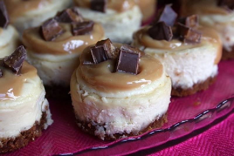 mini toffee crunch cheesecakes