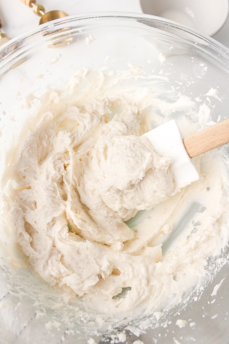 white buttercream icing in bowl