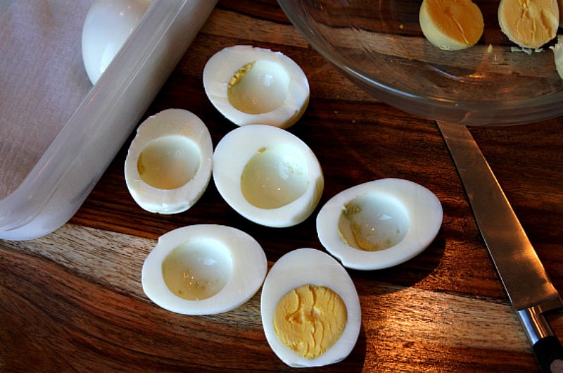 Bacon Balsamic Deviled Eggs recipe from RecipeGirl.com #bacon #balsamic #deviled #eggs #deviledeggs #Easter #party #appetizer #recipe #RecipeGirl How to Make Bacon Balsamic Deviled Eggs