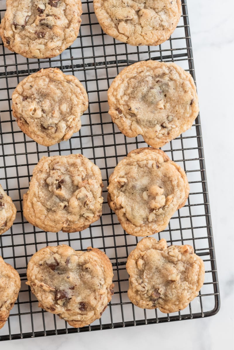 Ina Garten's Chocolate Chunk Cookies recipe from RecipeGirl.com #ina #garten #inagarten #barefoot #contessa #barefootcontessa #chocolatechunk #cookie #cookies #recipe #RecipeGirl ina garten's chocolate chunk cookies on cooling rack