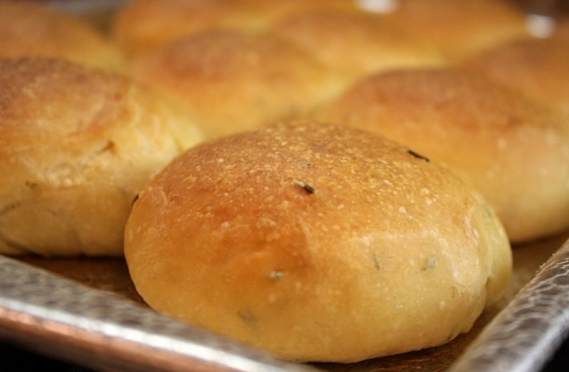 olive oil and rosemary rolls