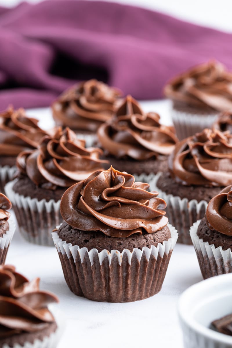 14 molded pans to make magnificent muffins and cool cupcakes