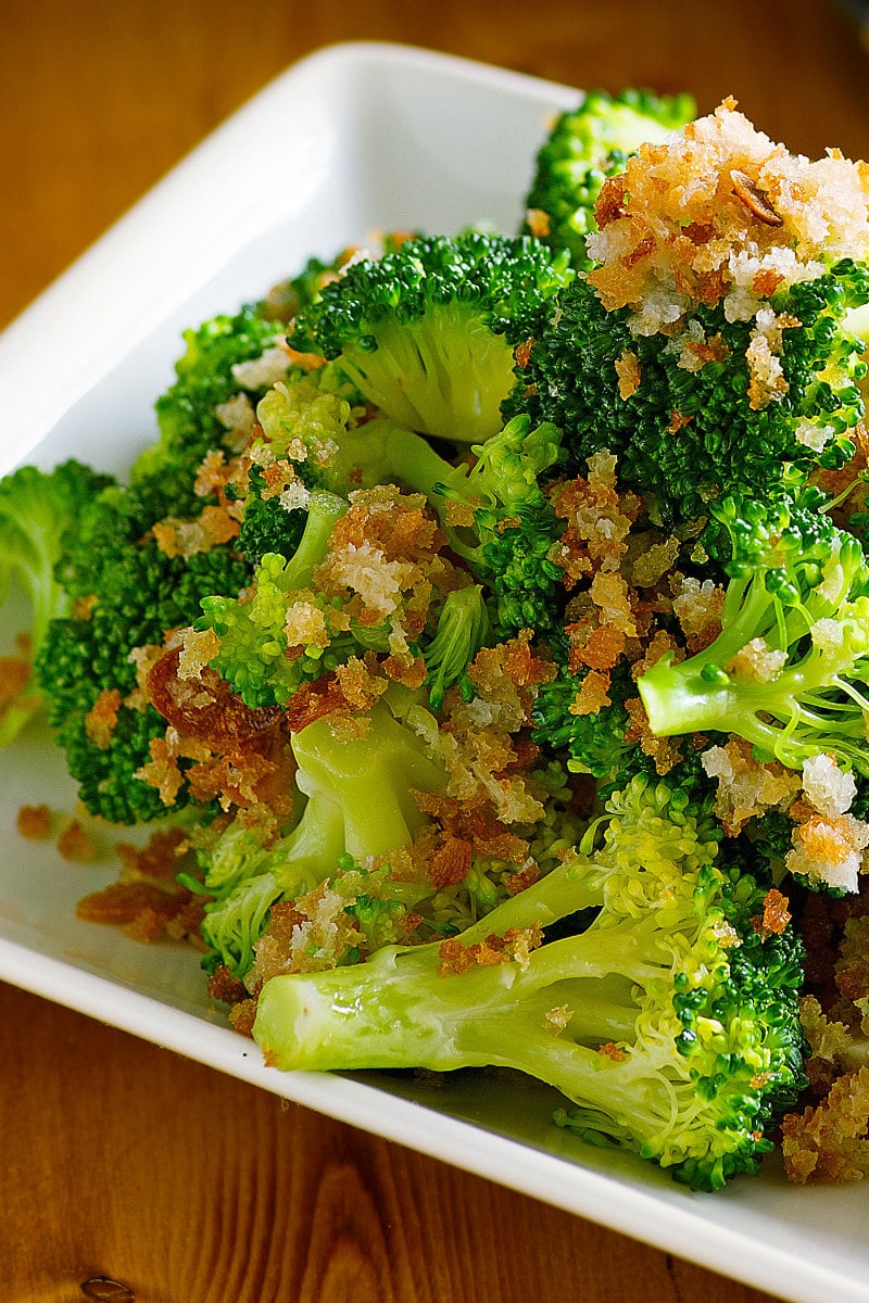  Broccoli with Toasted Garlic Crumbs