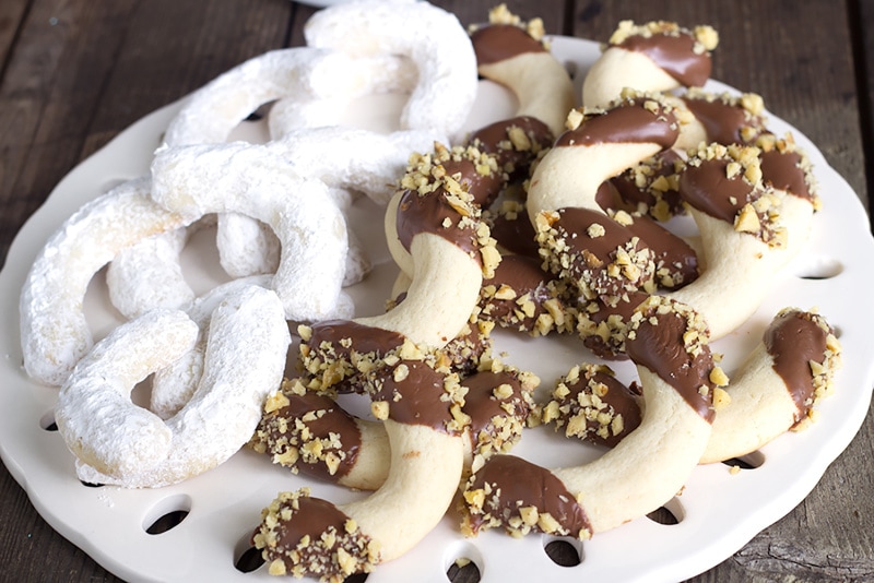 greek butter cookies with chocolate and powdered sugar