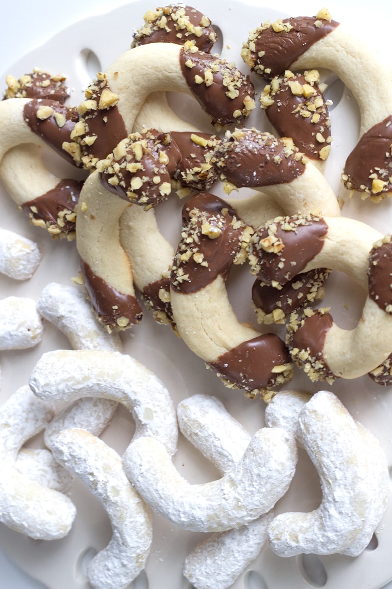 greek butter cookies with chocolate and powdered sugar