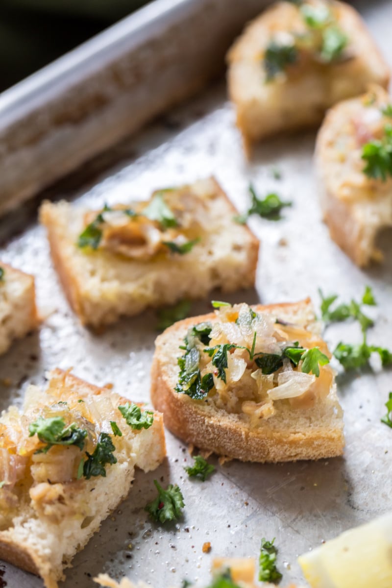 crostini with clams