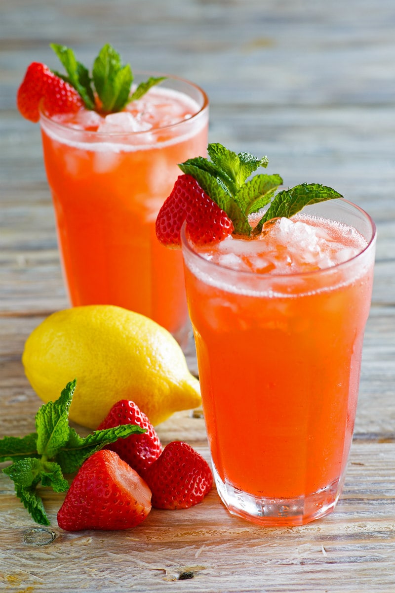 Strawberry Lemonade Party Punch Recipe - VIDEO!!