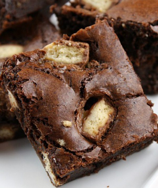 close up of Twix Bar Brownies