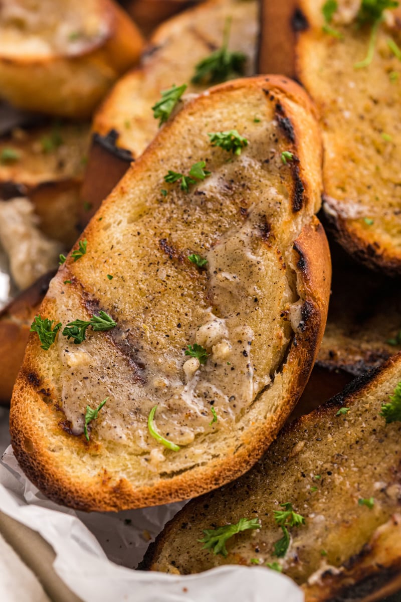 close up peppery grilled garlic bread