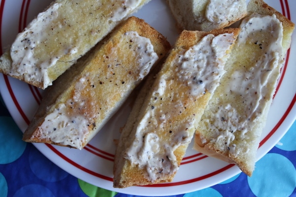 slices of garlic bread on a plate