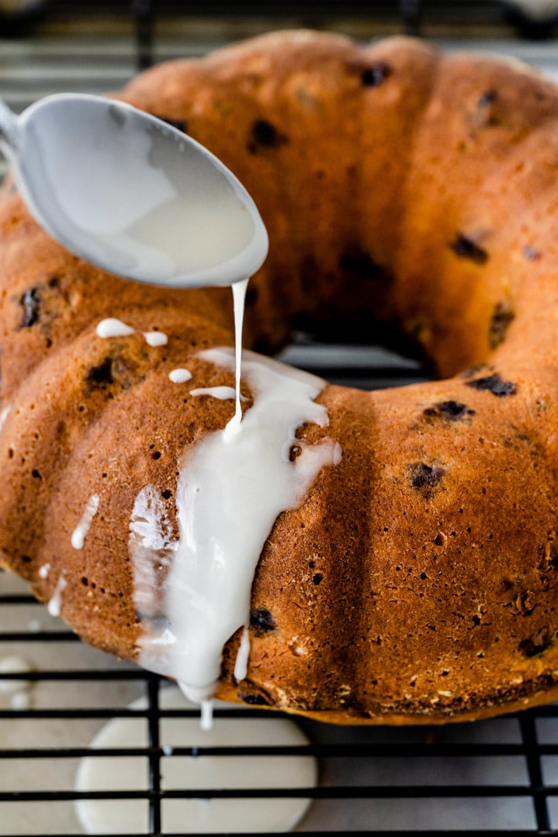 drizzling glaze onto pound cake