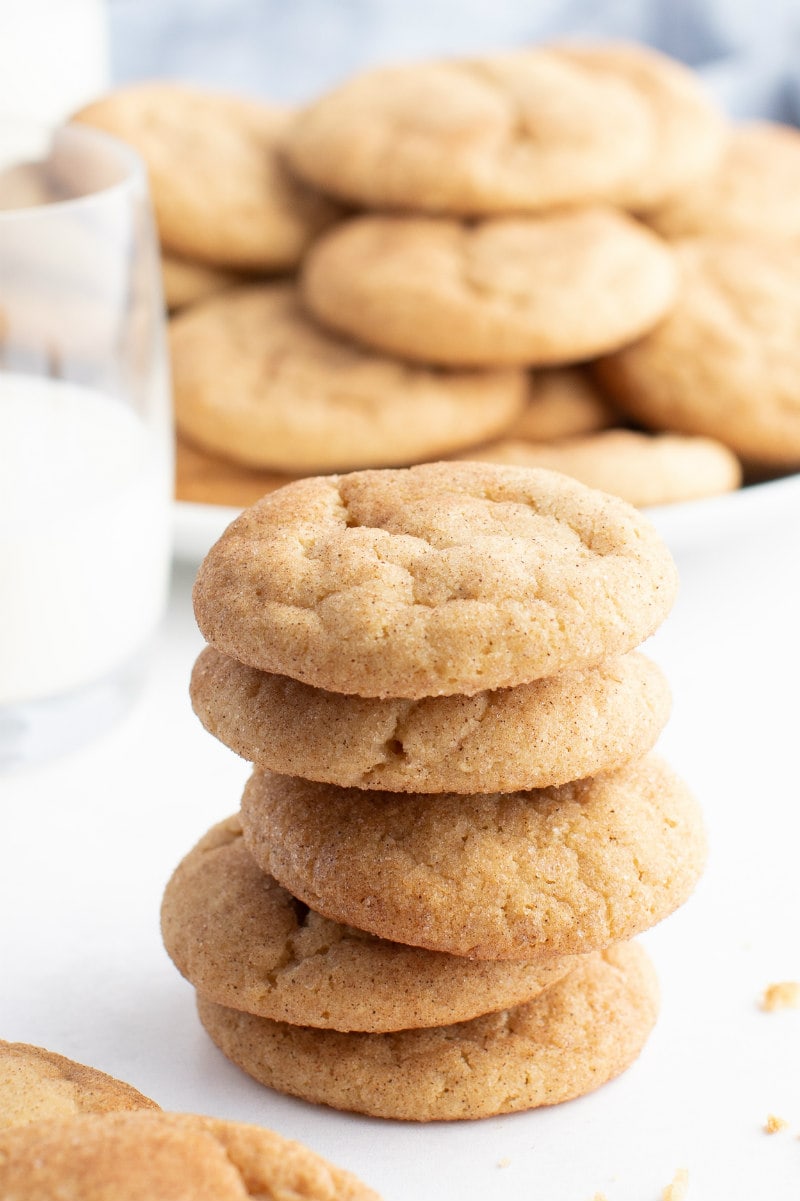 stack of maple crackletop cookies