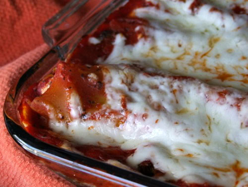 Super Fast Spinach, Pesto and Cheese Lasagna in a pyrex