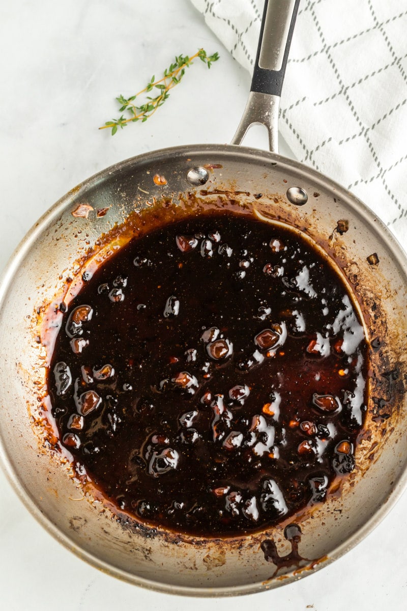 making sauce for apricot balsamic chicken