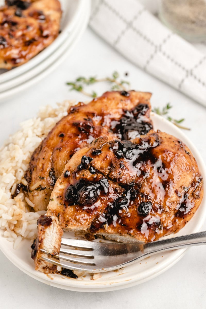 eating apricot balsamic chicken