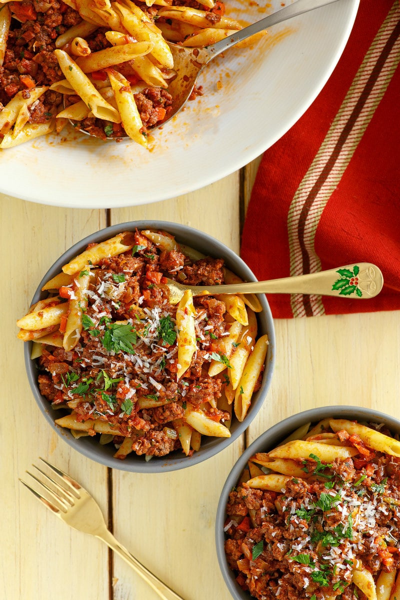 Christmas Pasta recipe from RecipeGirl.com #christmas #pasta #recipe #holiday #RecipeGirl Christmas Pasta served up in dishes