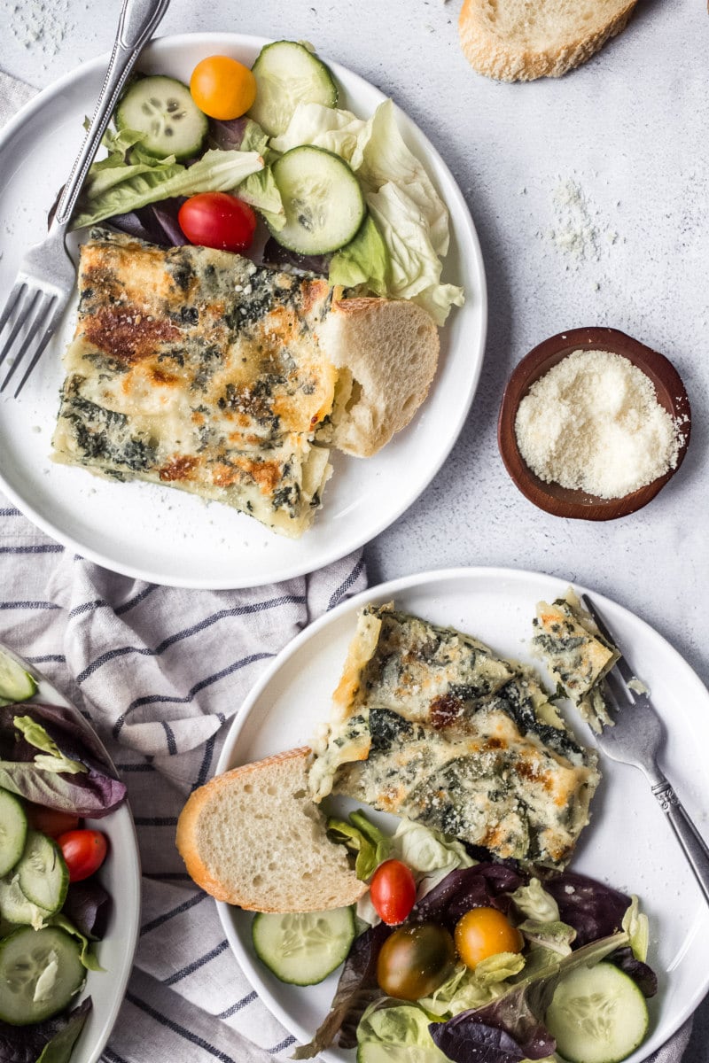 Easy Spinach Lasagna recipe from RecipeGirl.com #easy #spinach #lasagna #pasta #recipe #ww #weight #watchers #weightwatchers #wwfreestyle #recipe #RecipeGirl