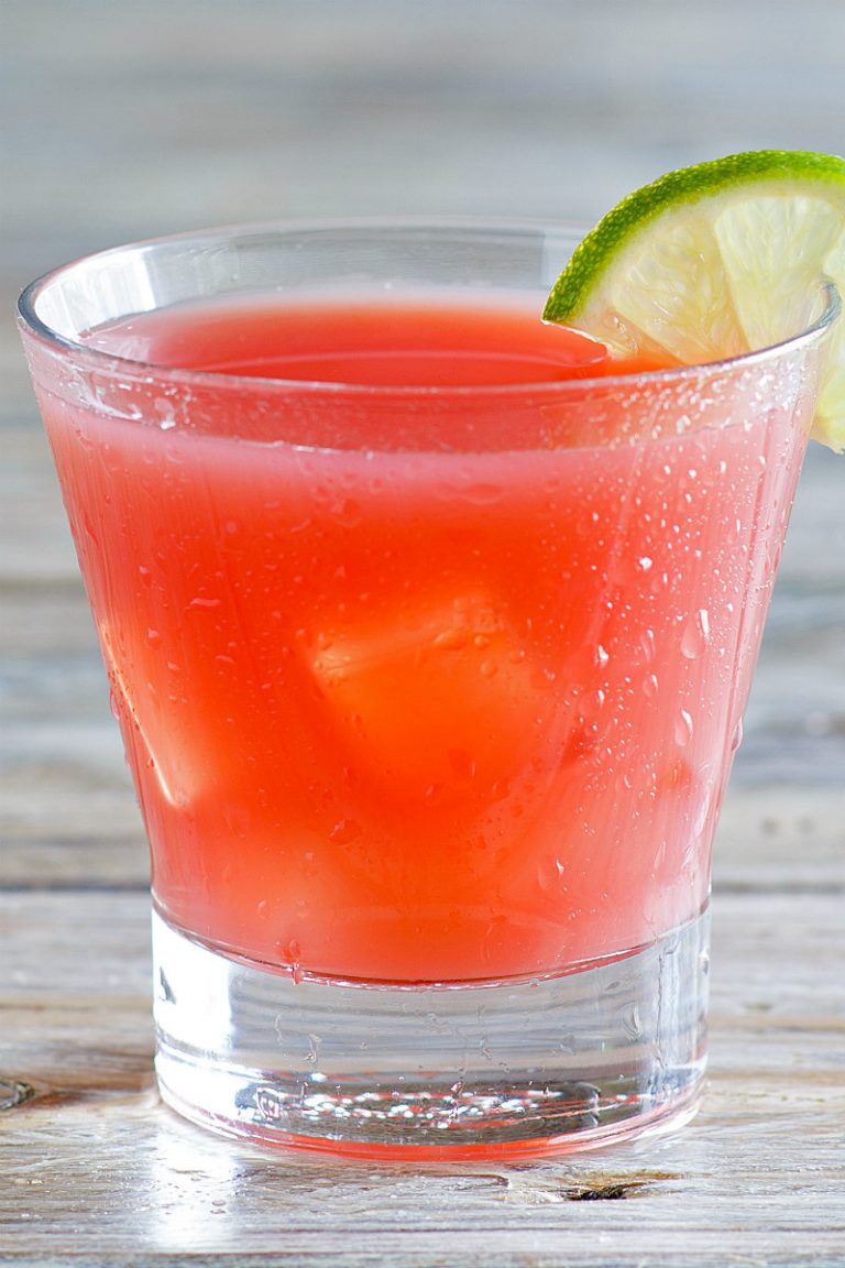 How to Make a Sea Breeze Cocktail - Recipe Girl