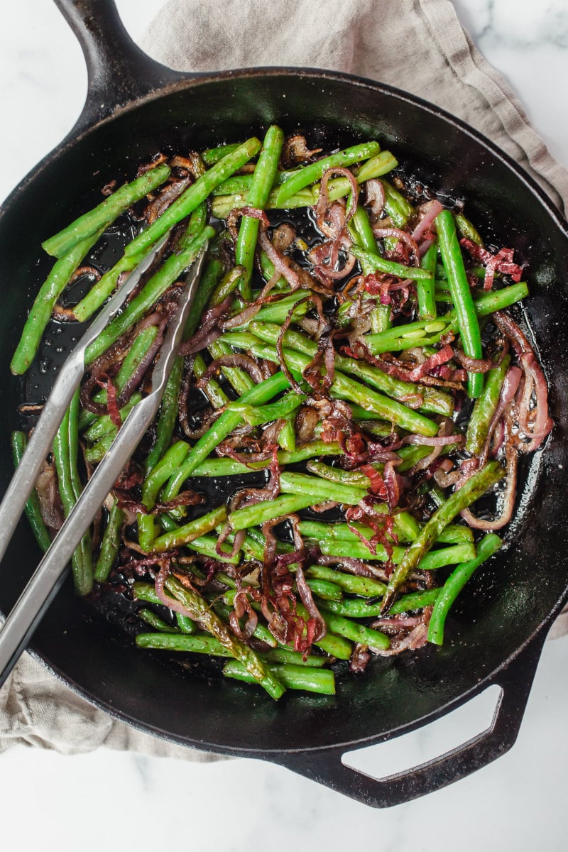 cooking green beans with onions