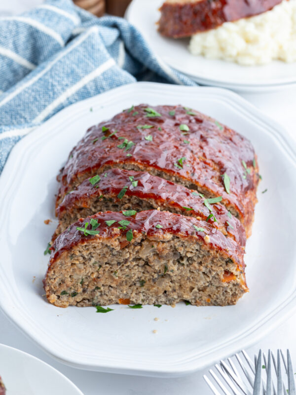 ground turkey meatloaf on platter, sliced
