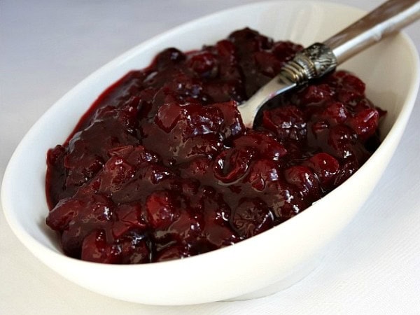 cinnamon- kissed cranberry sauce
