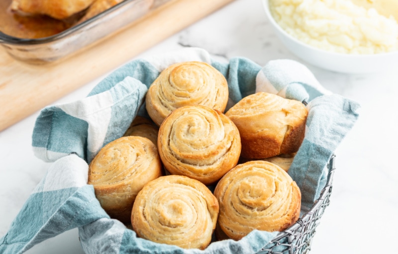 Easy Dinner Rolls - Recipe Girl