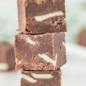 pinterest image for mint fudge