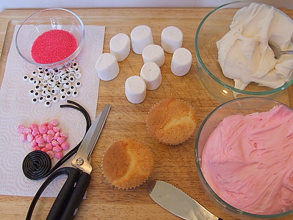 Decor for Easter Bunny Cupcakes displayed