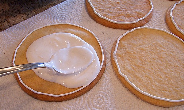 How to Make Baseball Cookies : adding royal icing