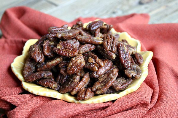 bowl of roasted blue cheese pecans