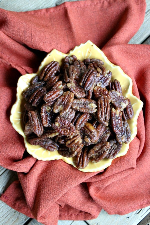 bowl of roasted blue cheese pecans