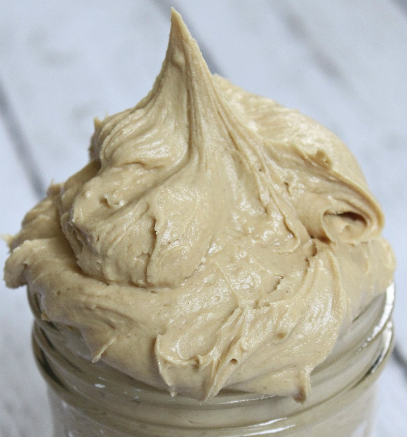 Easy Creamy Peanut Butter Frosting recipe from RecipeGirl.com #easy #creamy #peanut #butter #peanutbutter #frosting #recipe #RecipeGirl Creamy Peanut Butter Frosting