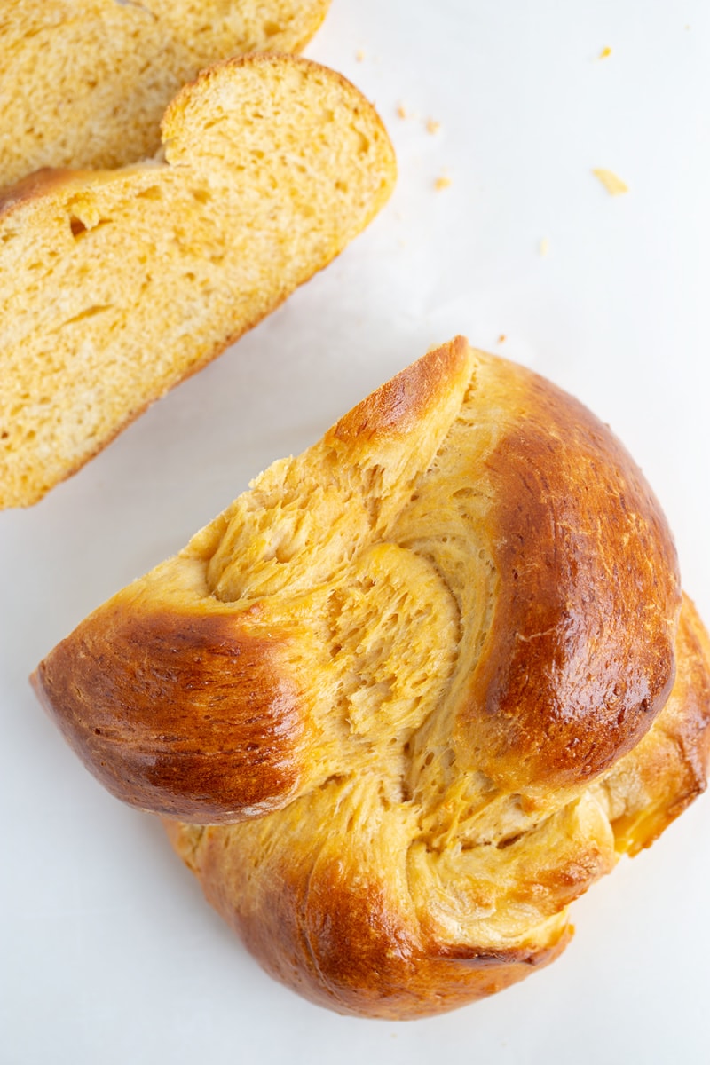 challah bread sliced