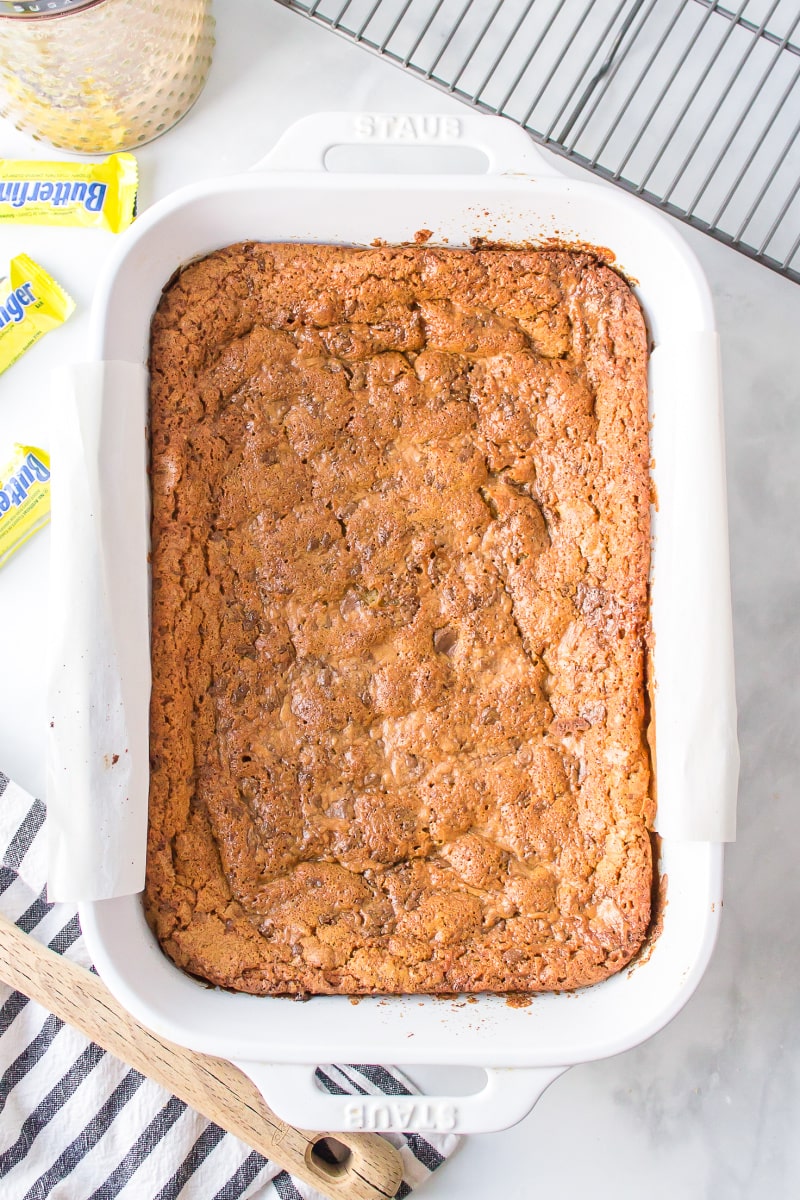 pan of butterfinger blondies